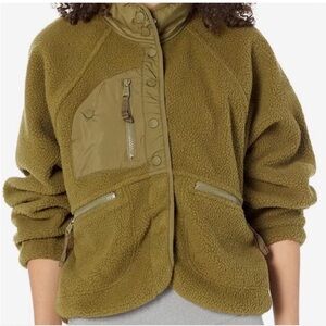 Free people movement hit the slopes jacket!!